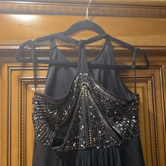 Adrianna Papell Halter Beaded Bodice Gown Size 8 - Picture 4 of 8